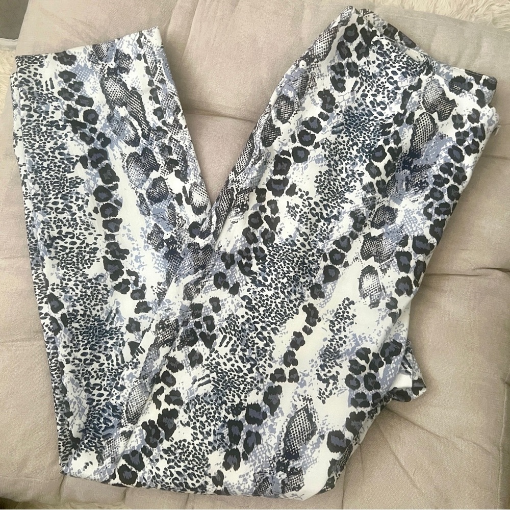 Estelle & Finn Black & White Animal Print Ankle Trousers! Sz 8! Tres Chic!